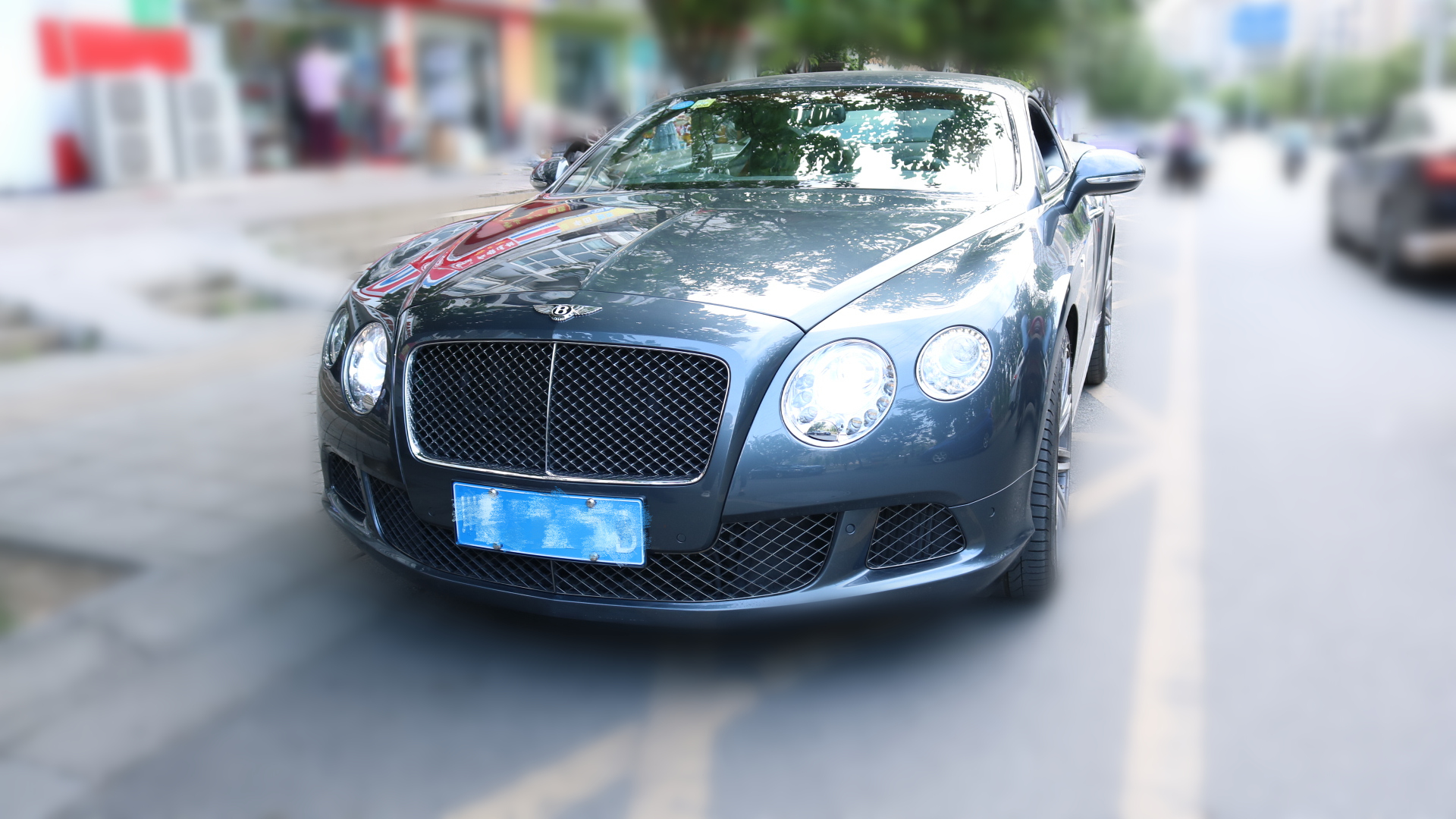 成都?xì)W陸改車(chē)燈，賓利歐陸車(chē)燈改裝格界激光LED雙光透鏡大燈